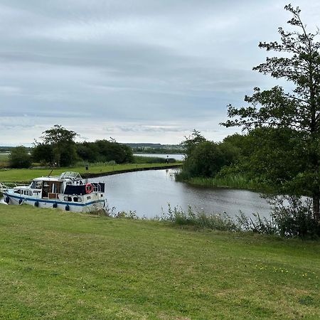 Home Near The River Shannon Rooskey エクステリア 写真