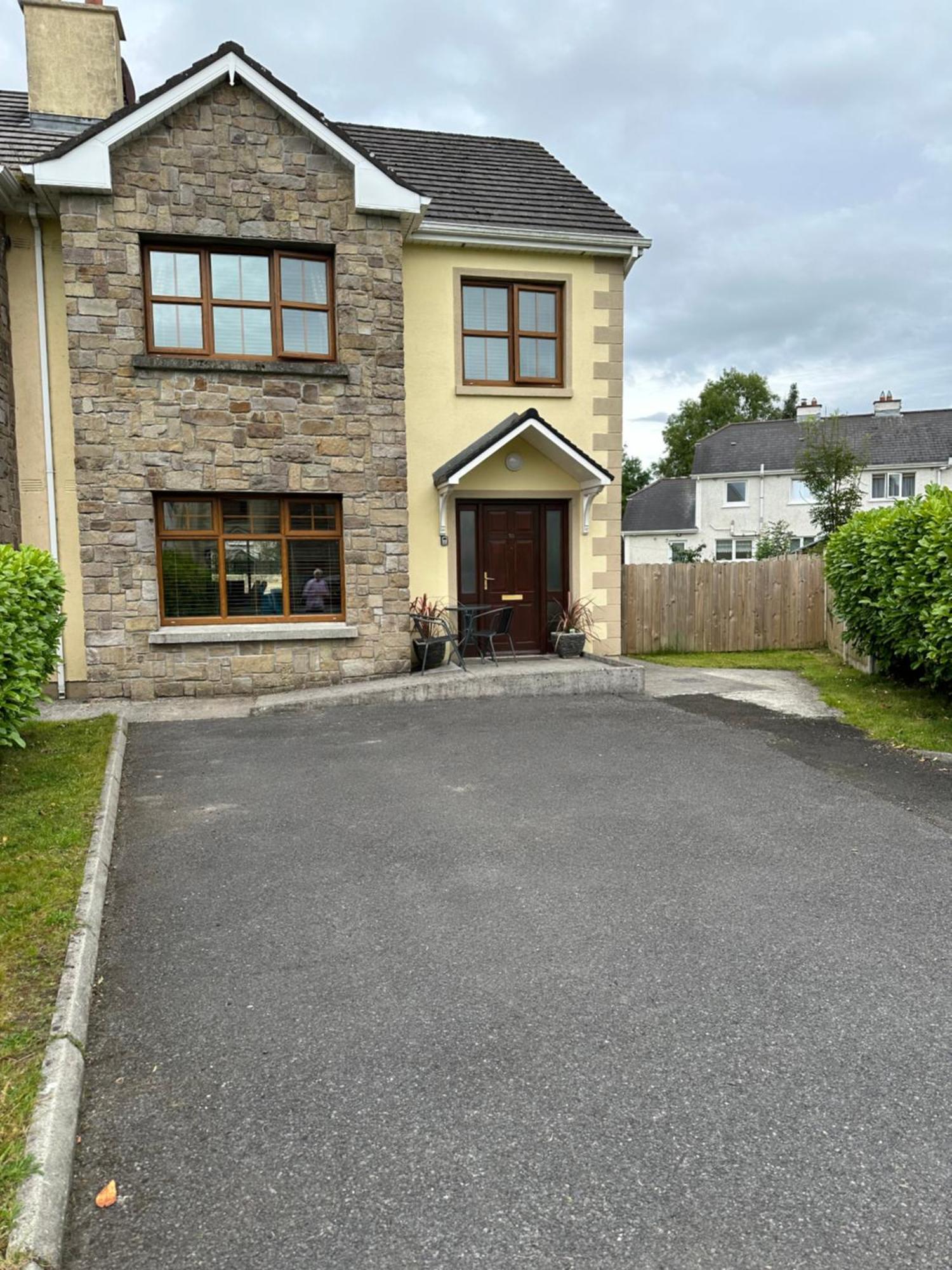 Home Near The River Shannon Rooskey エクステリア 写真